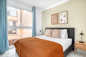 1 slaapkamer, een strijkplank/strijkijzer, wifi, beddengoed