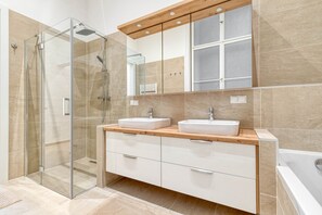 Hair dryer, towels - Innere Stadt 2BR w/ Elevator, Best Locale in City (Vienna)