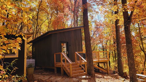 Get back to nature! Unique cabin in the mountains 15 minutes from Asheville N.C.