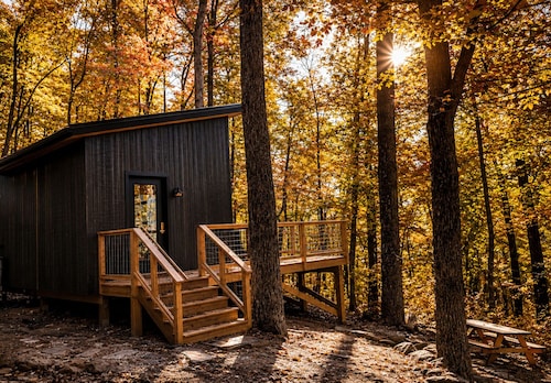 Get back to nature! Unique cabin in the mountains 15 minutes from Asheville N.C.