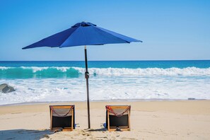 Beach - Stunning 11Bd Villa, Chef + Butler + Indoor Tennis + Steps from the Beach!!! (San Jose del Cabo)