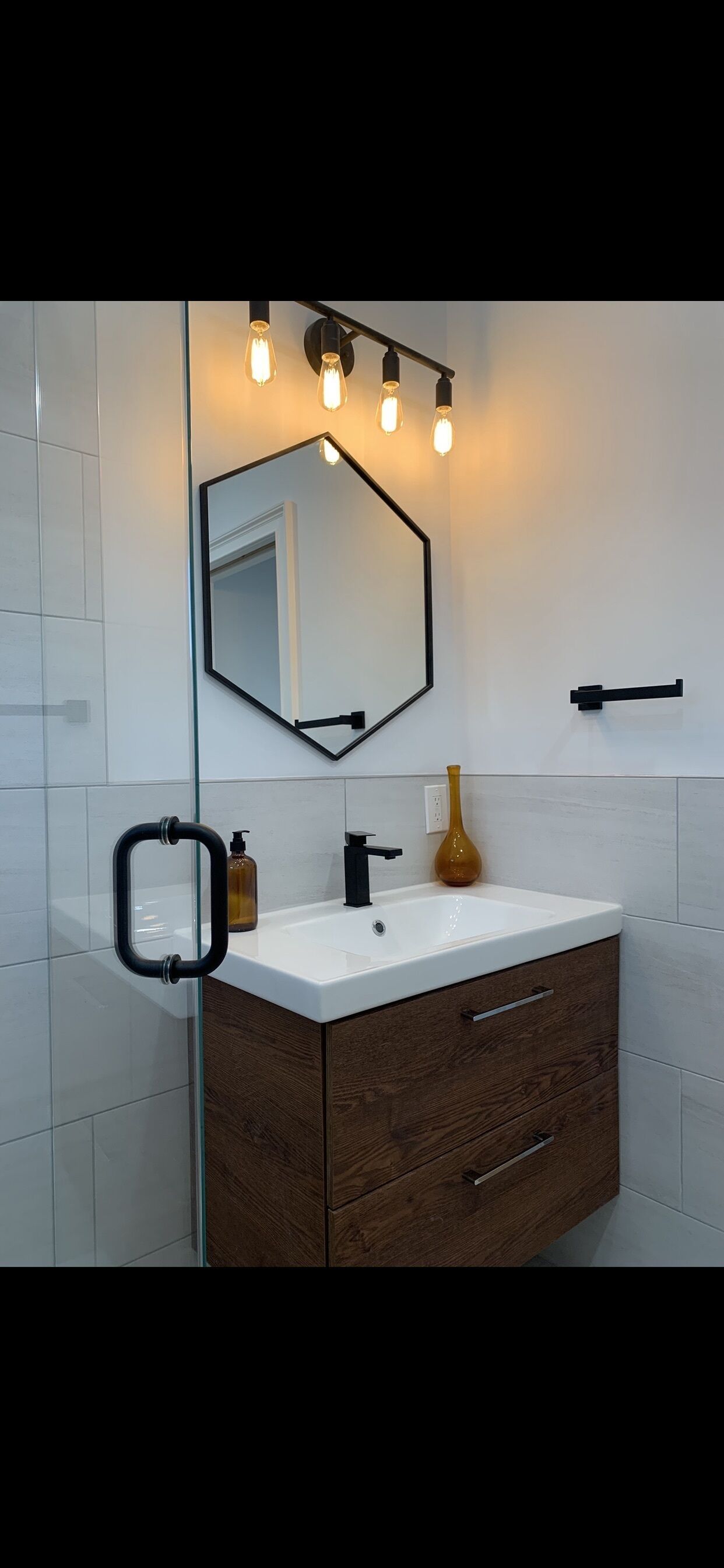 Asbury Park - Beautiful 3bedroom 1bath Stylish and Chic Colonial.