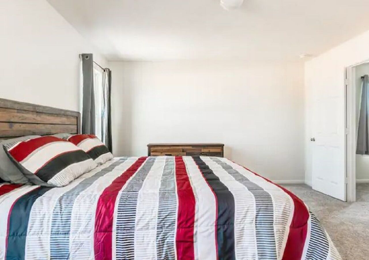 Newly Built Spacious Modern & Family Friendly Home