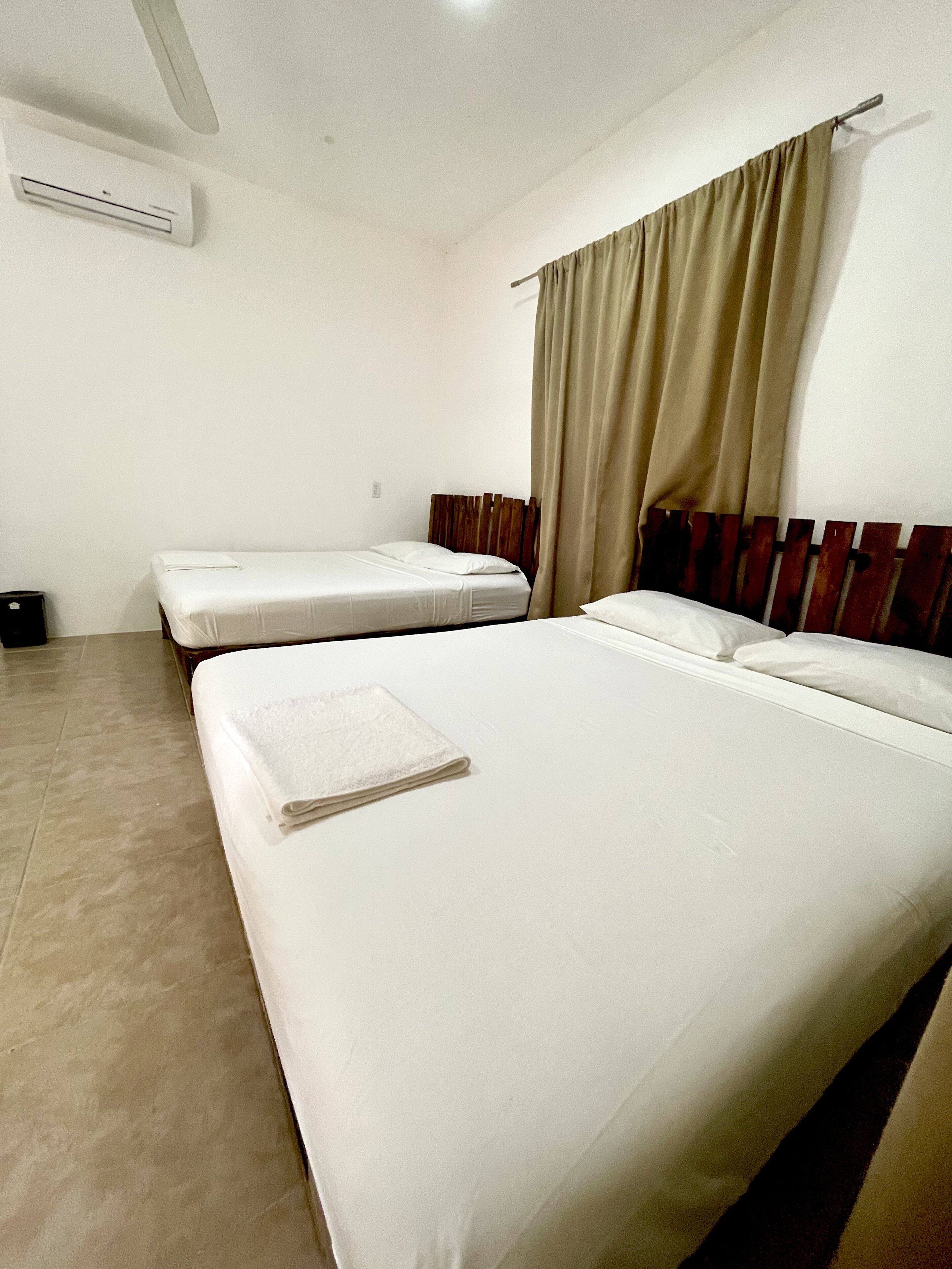 2 室のベッドルーム、WiFi (無料)