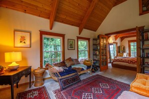 2 chambres, fer et planche à repasser, Wi-Fi, draps fournis