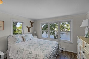 3 habitaciones, escritorio, tabla de planchar con plancha y wifi gratis 