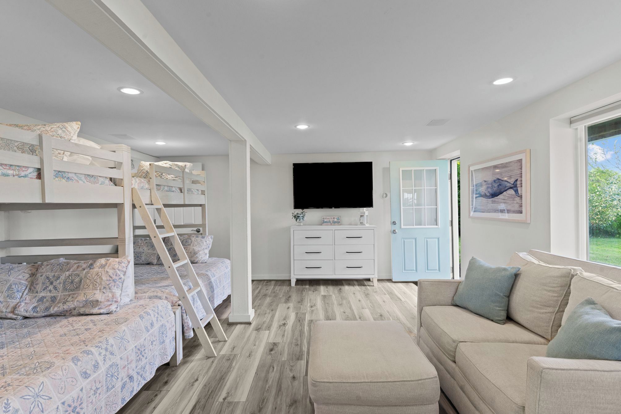 3 habitaciones, escritorio, tabla de planchar con plancha y wifi gratis 