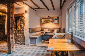 Dining - Charming 1-Bed loft in Caerleon (Newport)