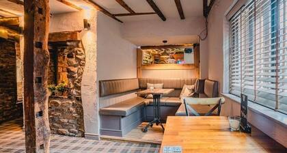 Charming 1-Bed loft in Caerleon