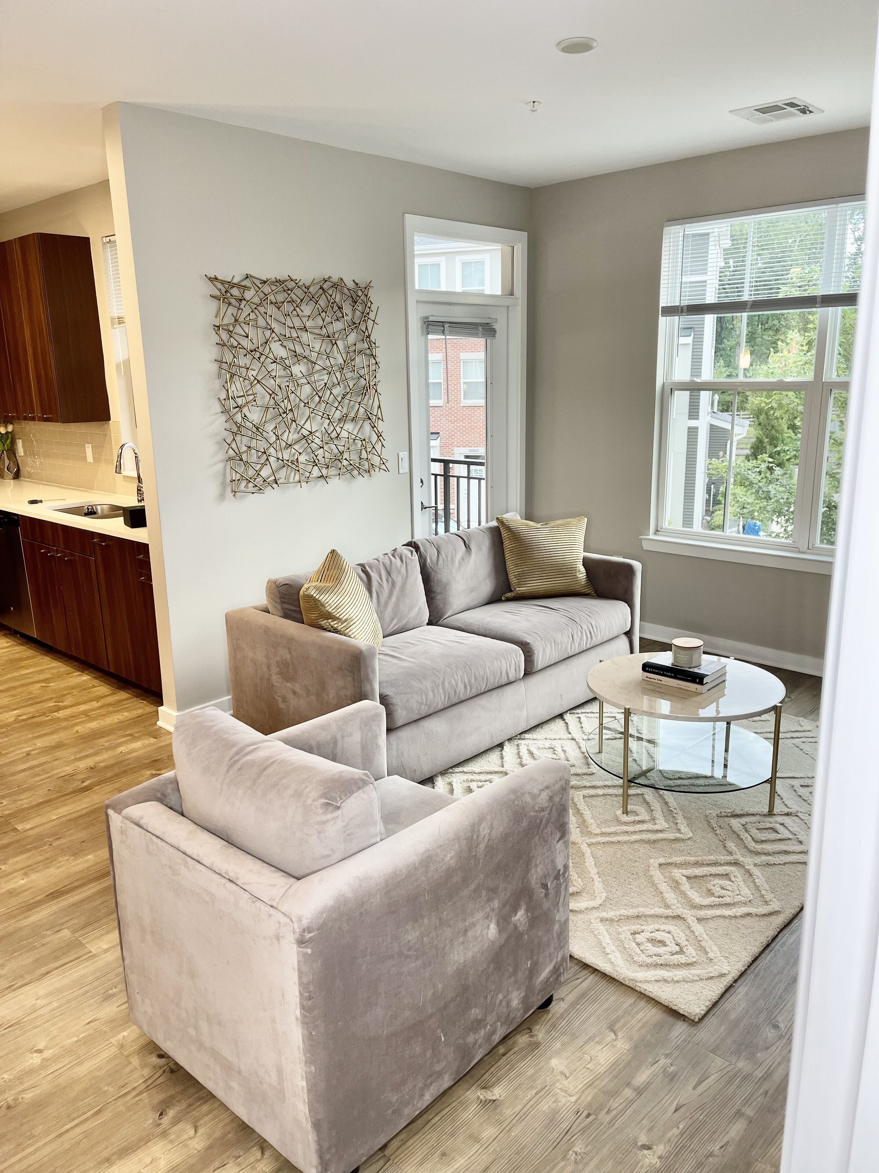 Beautiful cozy 2 bed, 2 bath apartment with pool