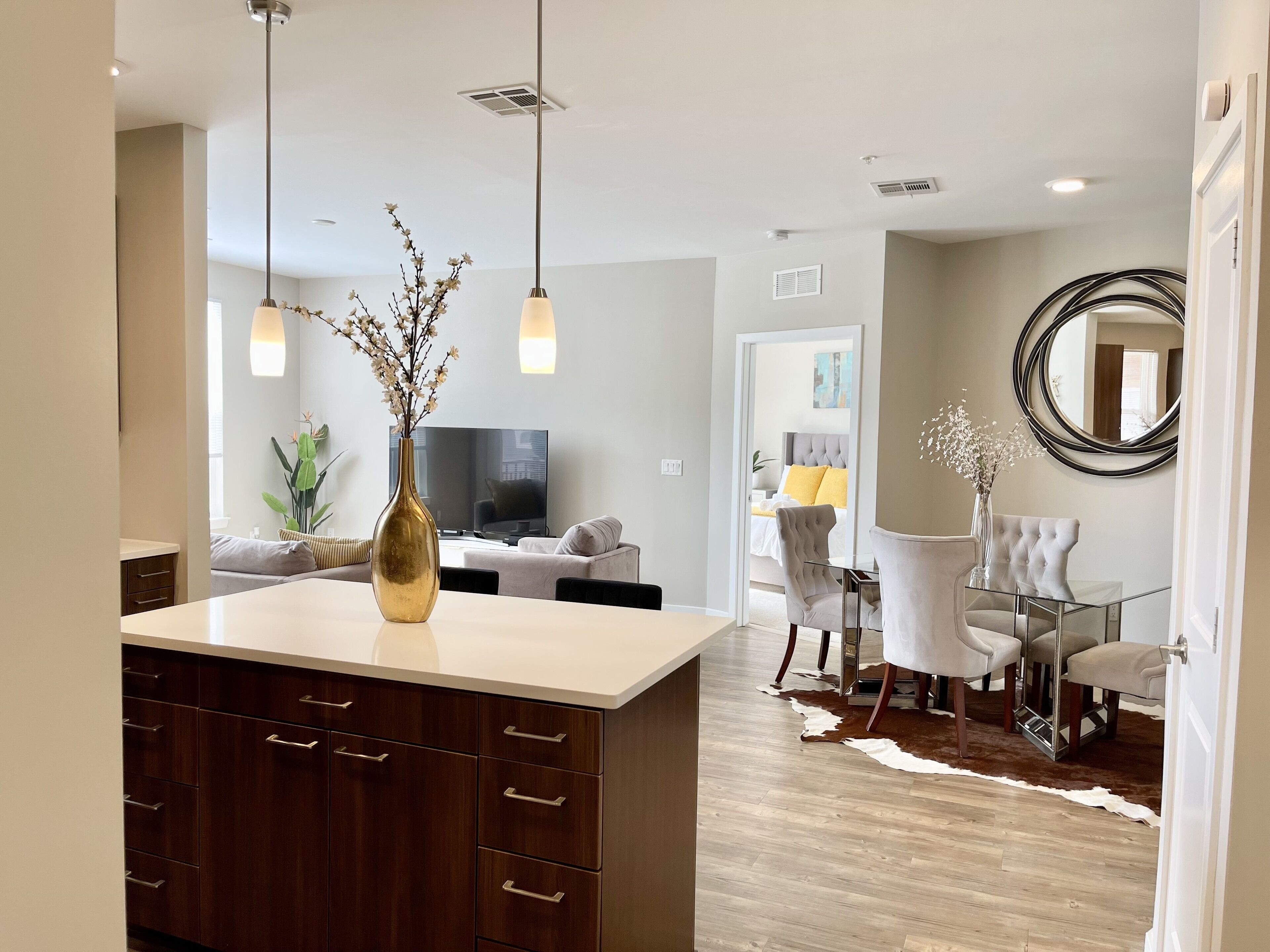 Beautiful cozy 2 bed, 2 bath apartment with pool