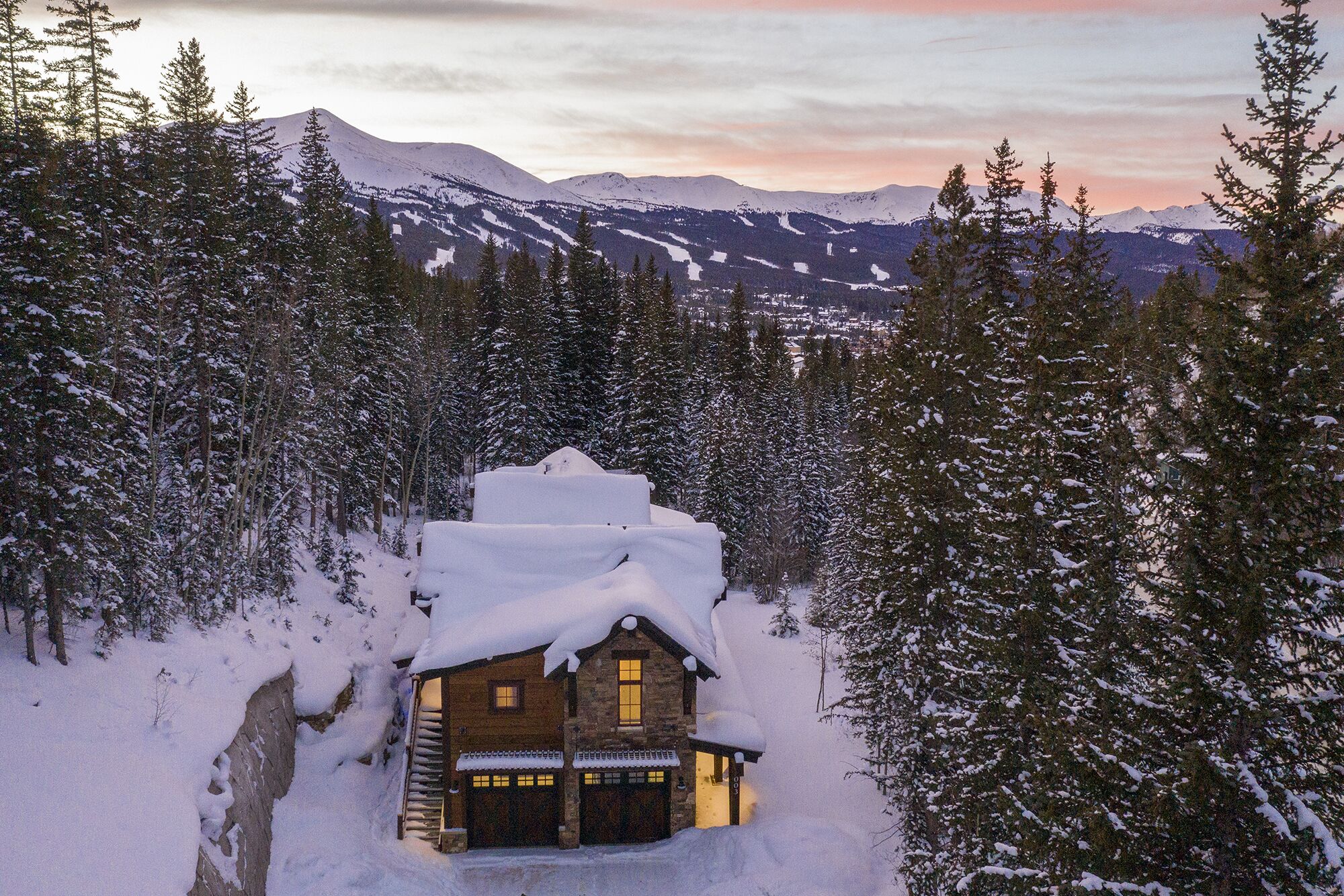 BIG, most luxurious 4BR in Breck, 1.5 miles to resort/town
