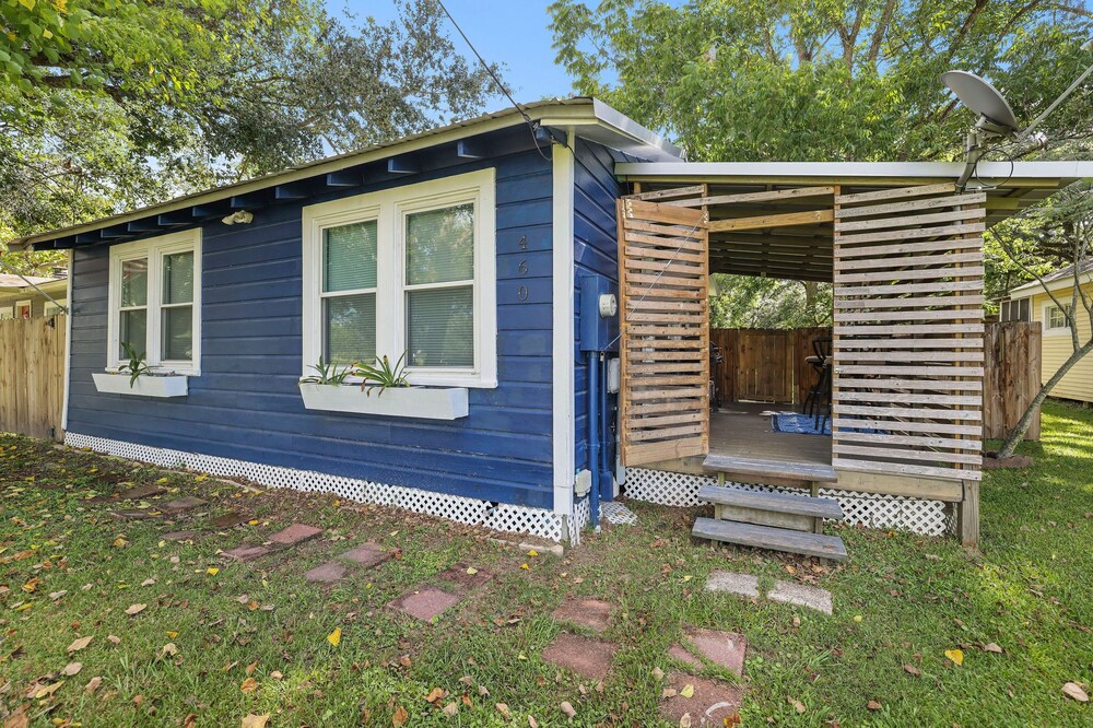The Ponchatoula Cottage - est. 1964