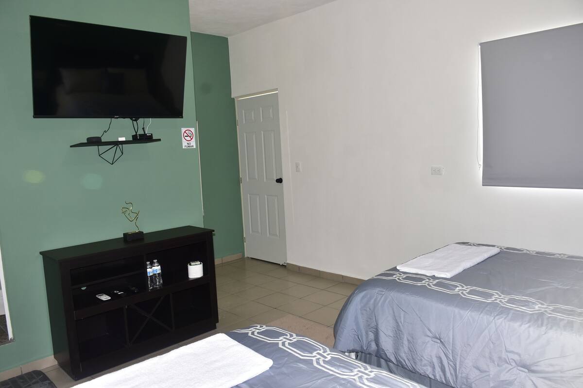 Deluxe Double Room, 2 Double Beds | Soundproofing, WiFi (free), bed sheets
