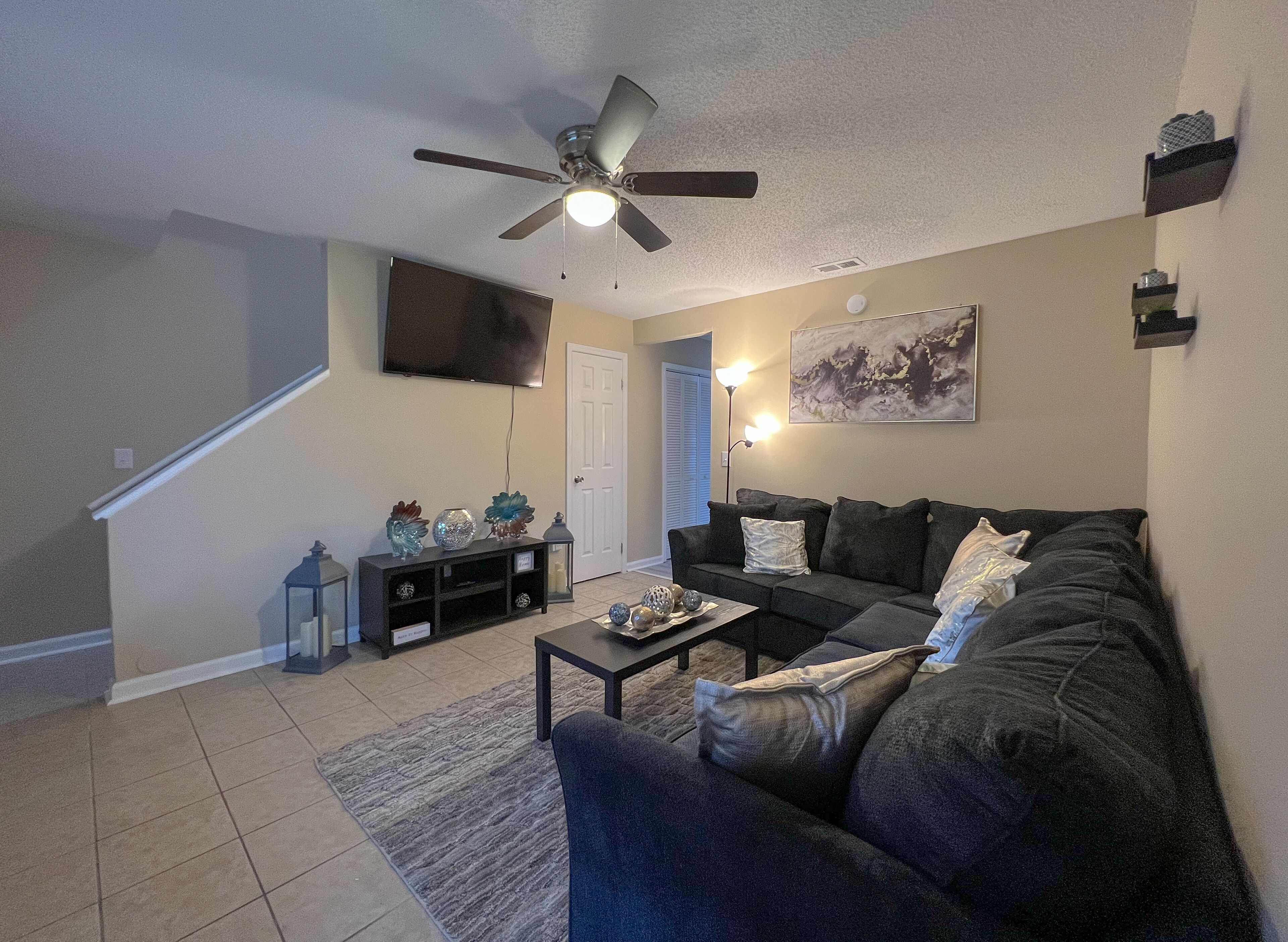 Charming  and cozy 2 bedroom apartment minutes from Ft. Jackson and VA Hospital