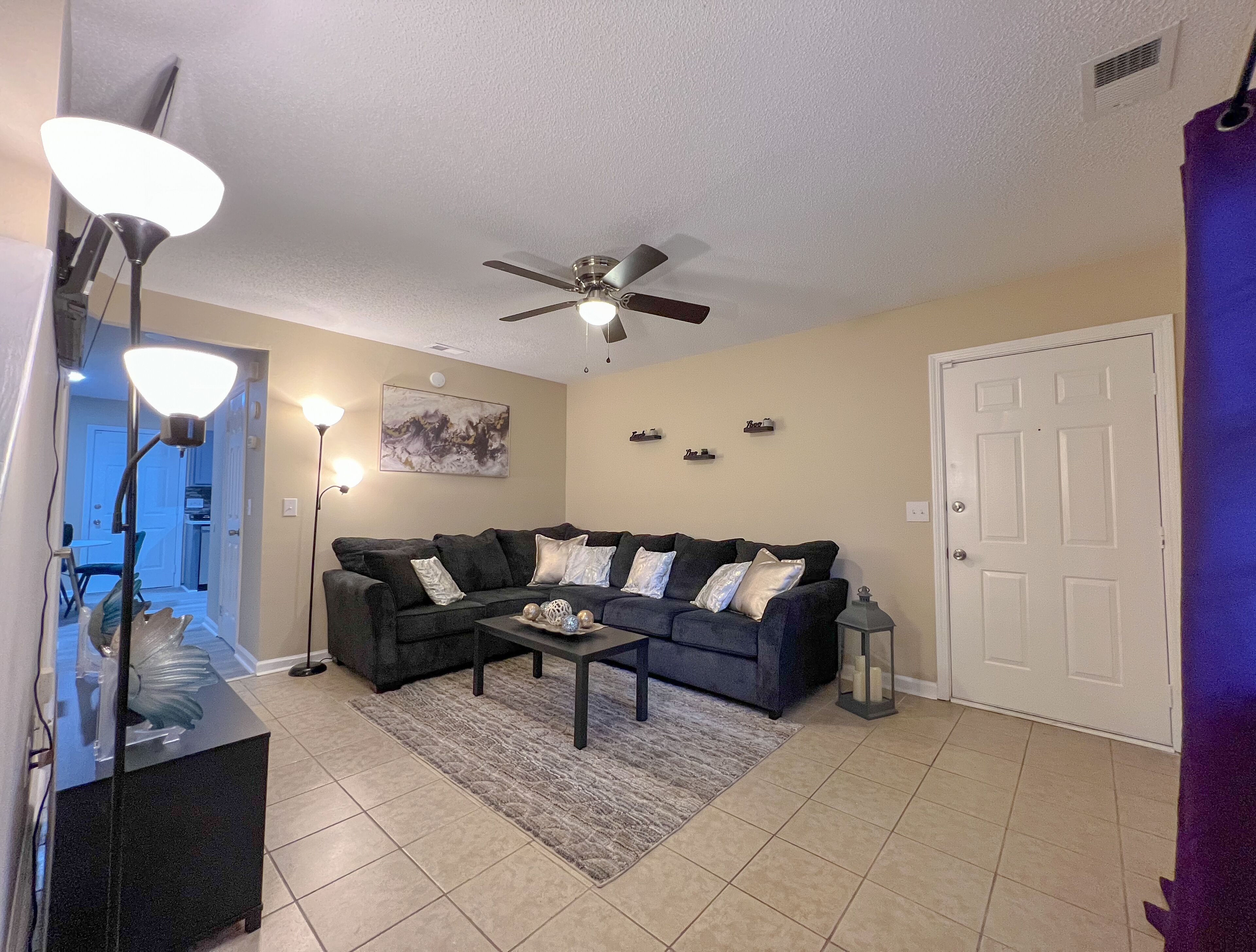 Charming  and cozy 2 bedroom apartment minutes from Ft. Jackson and VA Hospital