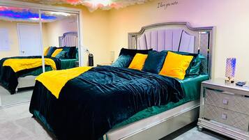 Elite House, 1 Bedroom, Non Smoking, Kitchen | 1 bedroom, laptop workspace, blackout curtains, iron/ironing board