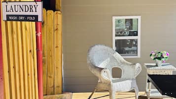 Romantic House, Multiple Beds, Kitchen, Ground Floor | Laundry