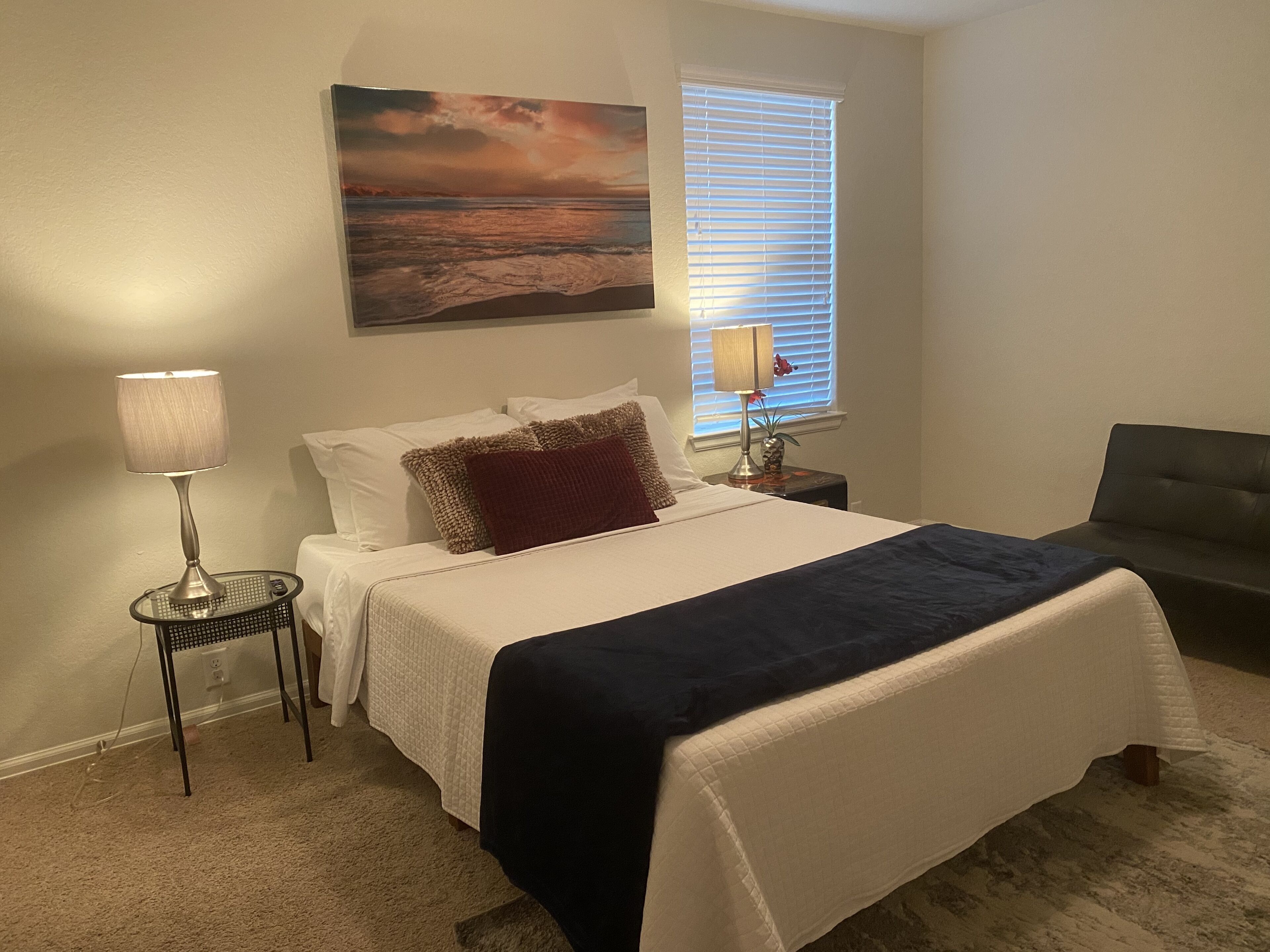 Beautiful and comfortable house 5 miles to sea world