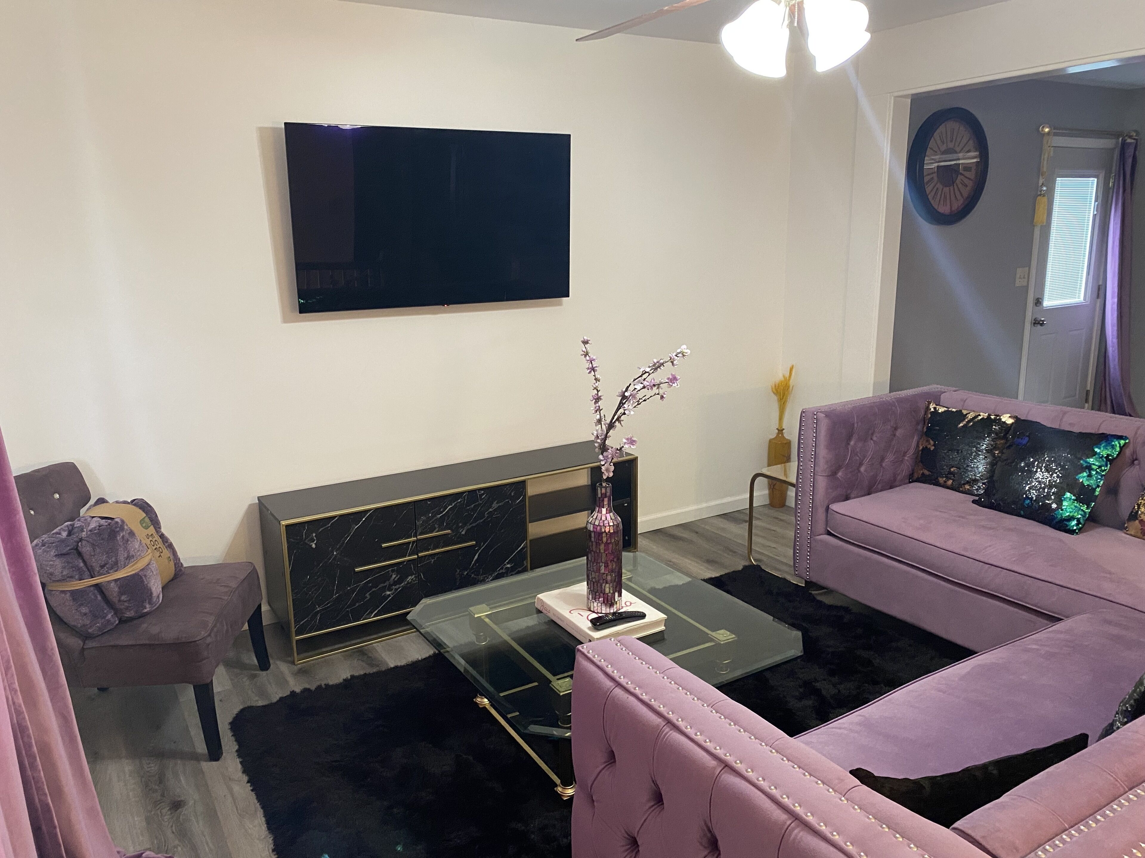 Room | Living area | 55-inch TV with digital channels