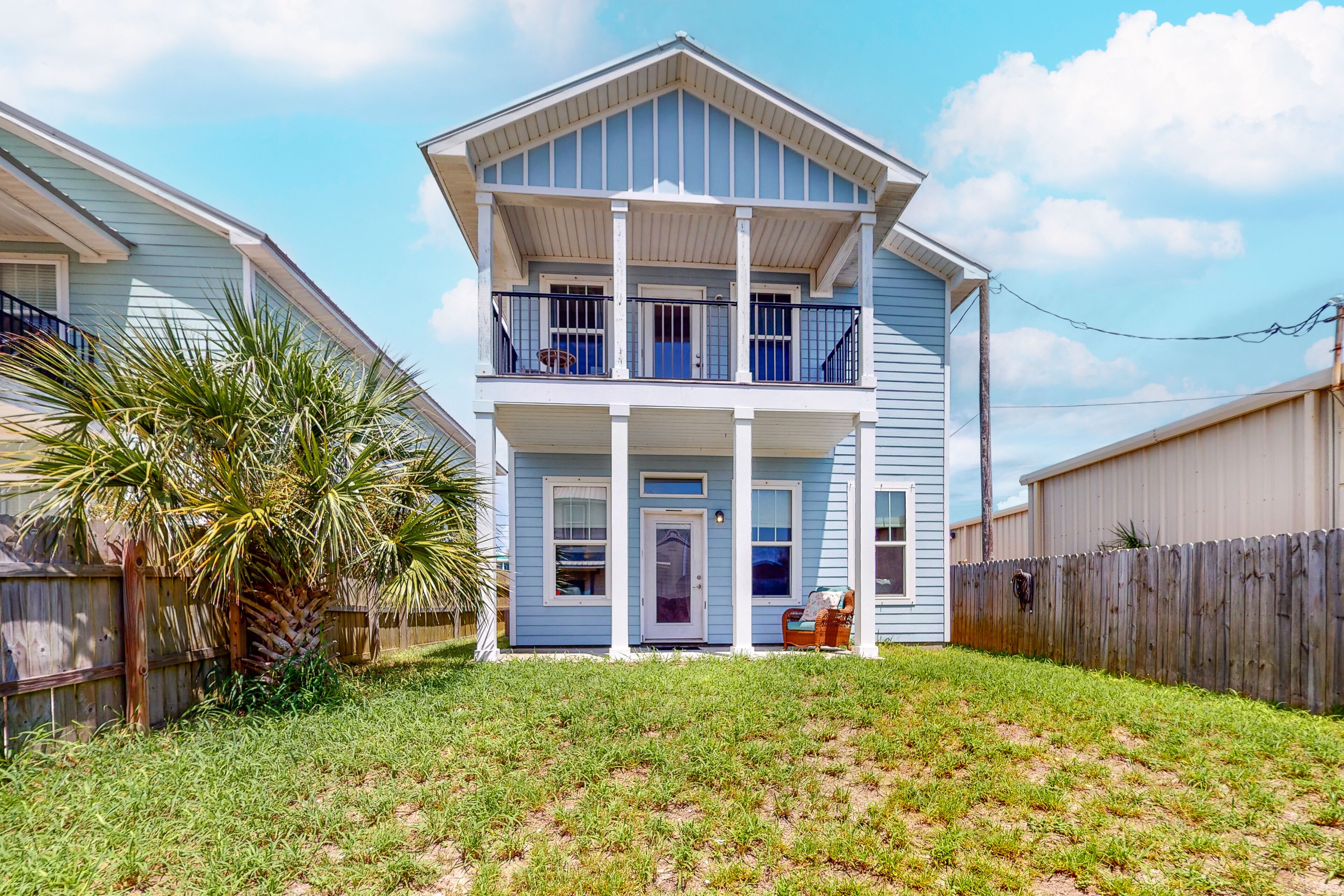 Dog-friendly beach house with balcony, fenced yard, & AC - walk to beach