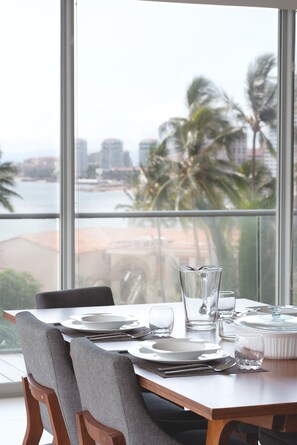 Dining room - Icon Unit 502 (Puerto Vallarta)