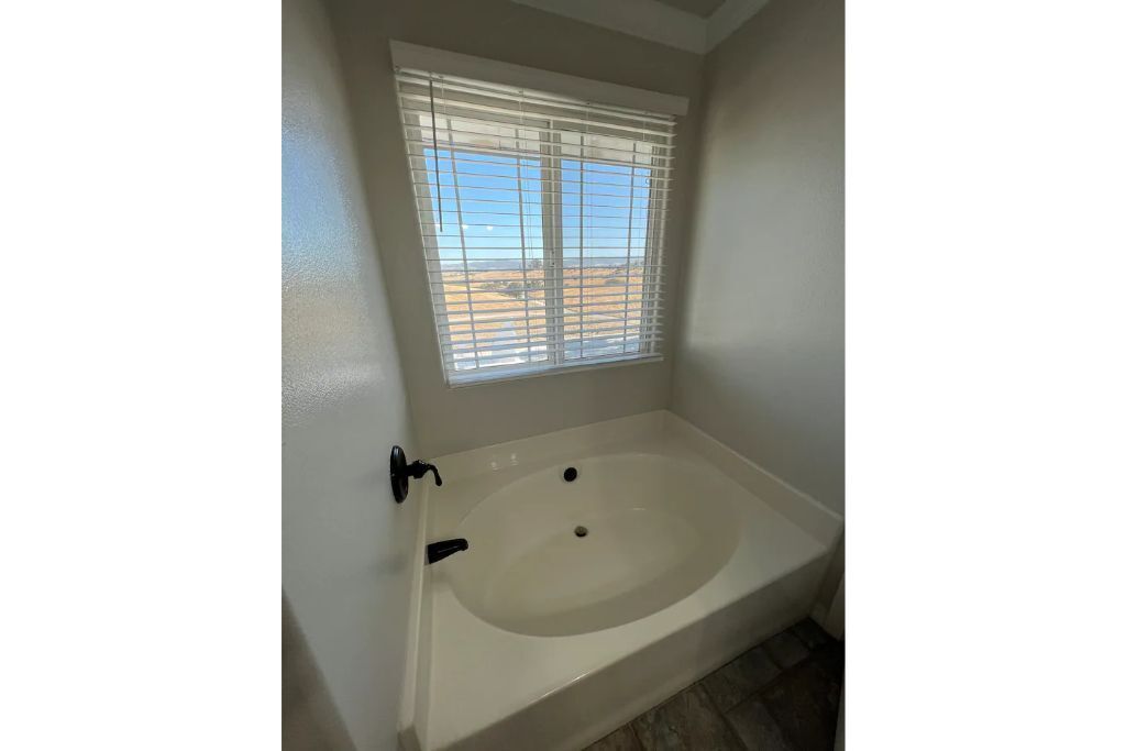 Peaceful 4 Bedroom Farm Stay at Whispering Vines