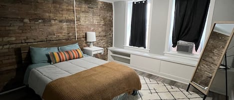 4 bedrooms, WiFi, bed sheets