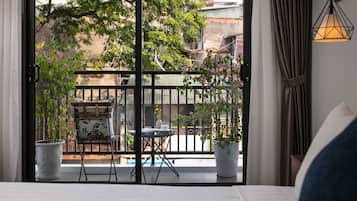 Premium bedding, minibar, in-room safe, desk