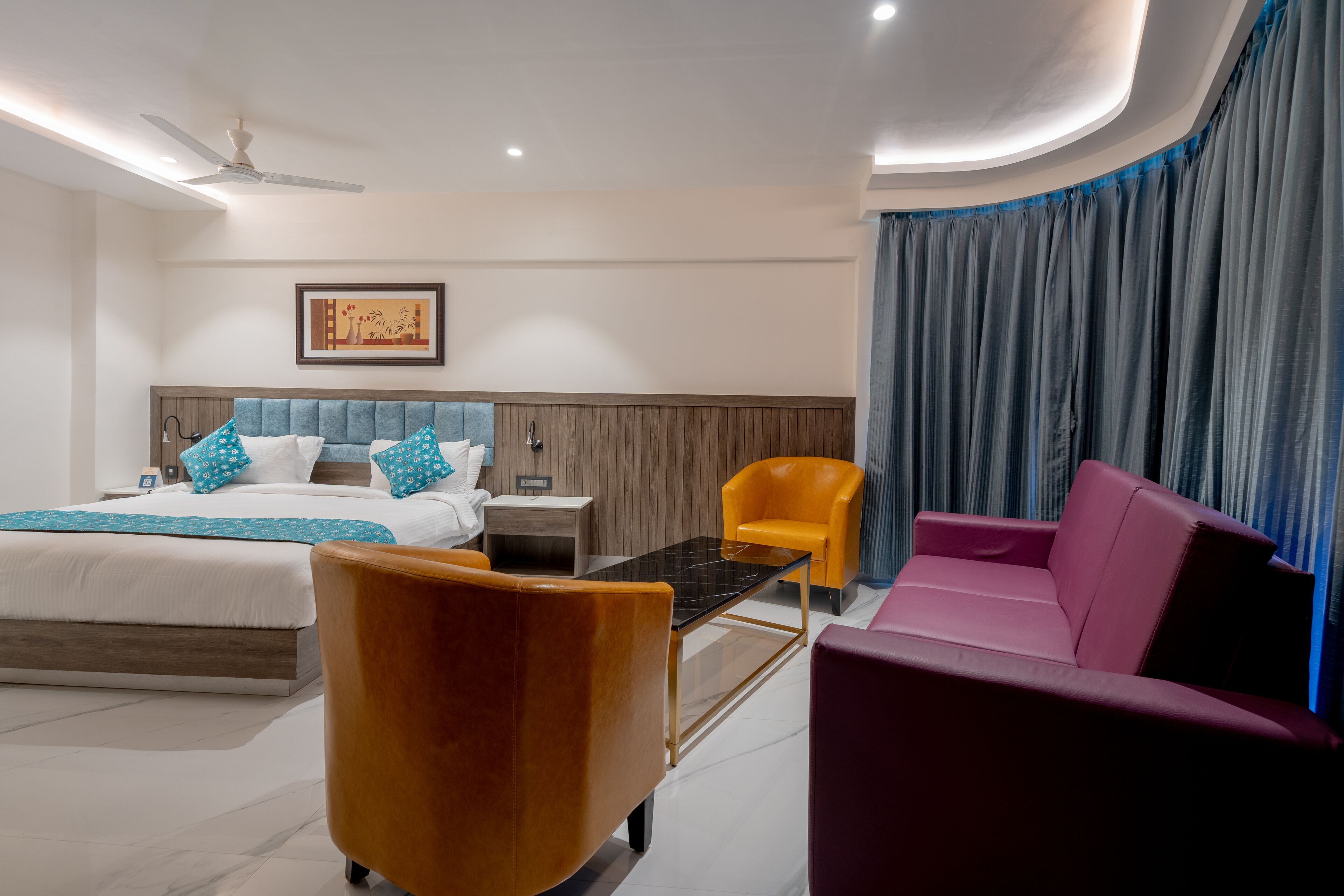 luxury studio suite, 1 bedroom, smoking, park view | egyptian cotton sheets, premium bedding, down duvets, memory-foam beds