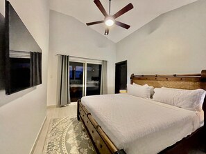 4 chambres, fer et planche à repasser, lit de bébé portatif, Wi-Fi