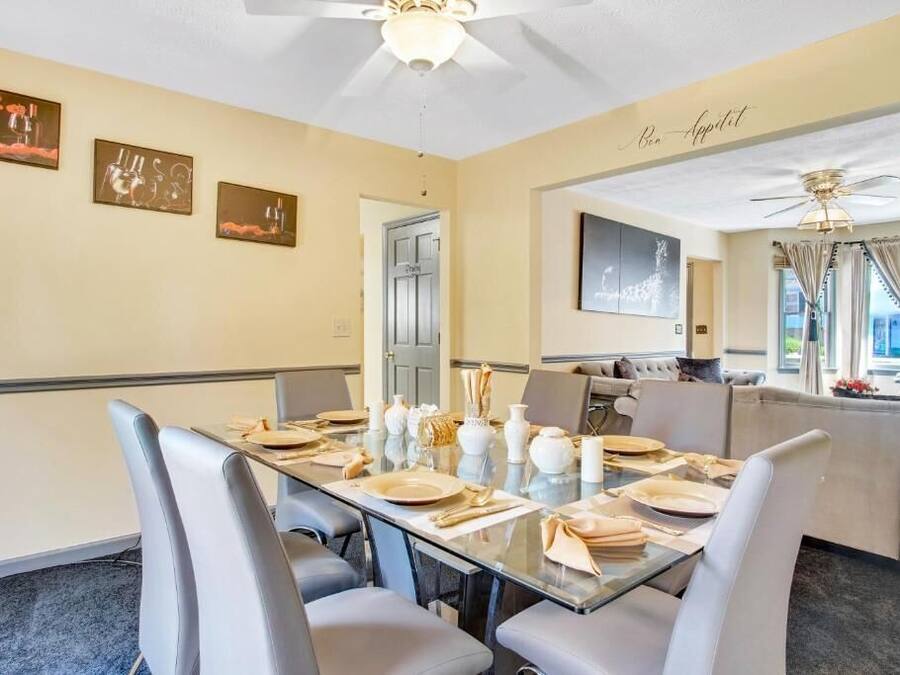 Repas dans la chambre