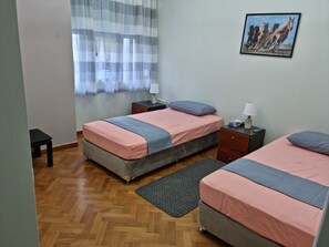 3 Schlafzimmer, Schreibtisch, Bügeleisen/Bügelbrett, kostenloses WLAN