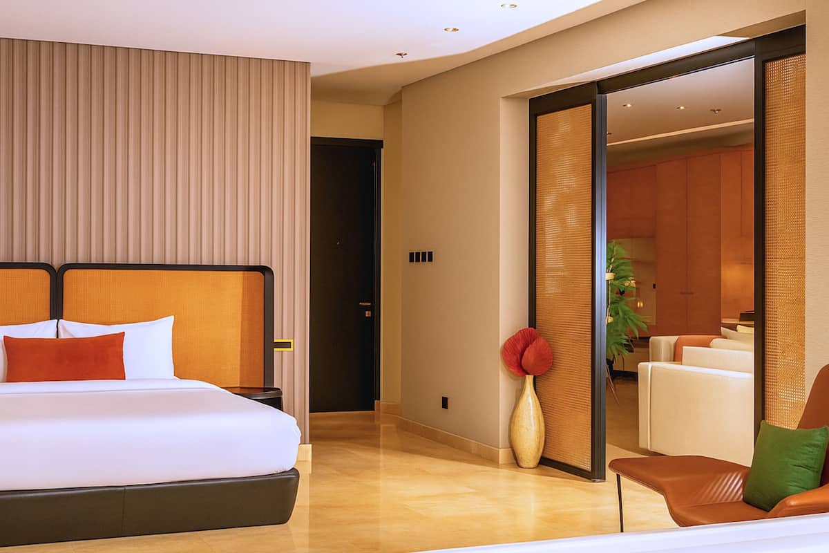 皇家套房 | 高級寢具、羽絨被、記憶床墊、迷你吧