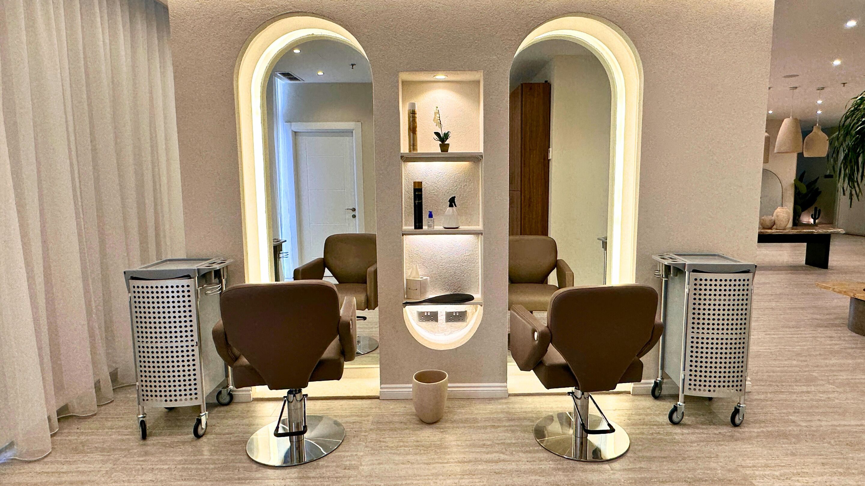 Body treatments, hydrotherapy, deep-tissue massages, Swedish massages