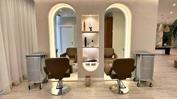 Body treatments, hydrotherapy, deep-tissue massages, Swedish massages