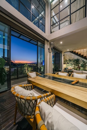 Luxury Apartment | Dining room - Penthouse Sunset Seabreeze (Canggu)