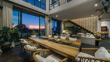 Luxury Apartment | Dining room