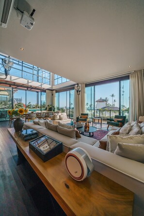Luxury Apartment | Living area - Penthouse Sunset Seabreeze (Canggu)