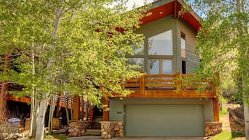 Studio (5 Bedrooms) | Ingang accommodatie