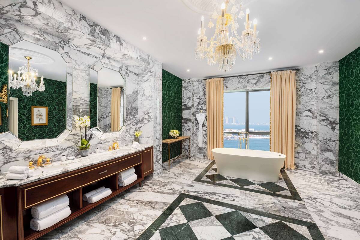 suite, 1 king bed (imperial) | bathroom | free toiletries, hair dryer, bathrobes, slippers