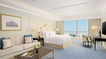 Suite Junior, 1 trĂšs grand lit | Vue sur la ville