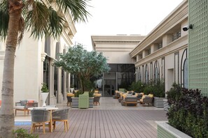 Courtyard - The Plaza Doha, LXR Hotels & Resorts (Doha)