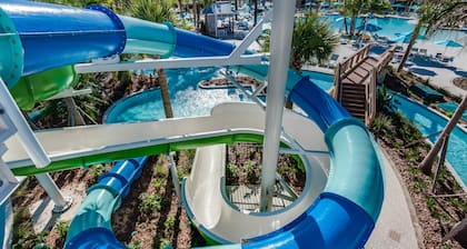 Brand New Private 8BR Villa With Heated Pool + Spa Near Disney!