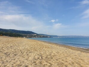 Una spiaggia nelle vicinanze