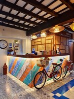 Check-in/check-out kiosk