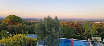 Club Villamar - Découvrez le charme paisible d'une retraite urbaine avec piscine privée, à proxim...