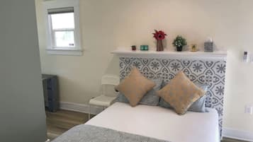 1 bedroom, desk, iron/ironing board, WiFi