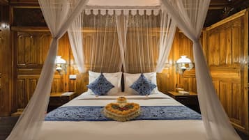 1 bedroom, minibar, bed sheets