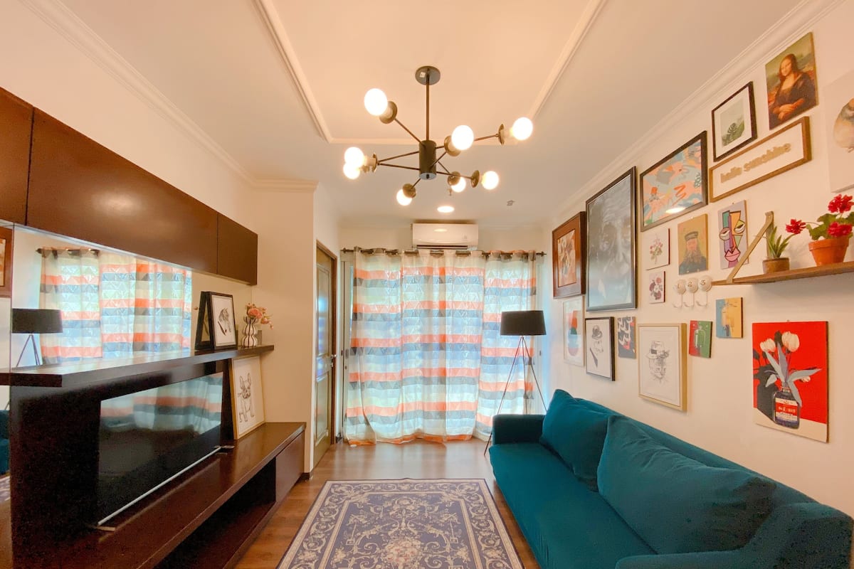Departamento, 4 habitaciones, para no fumadores, tina | Área de sala de estar | Smart TV de 40 pulgadas con canales digitales, televisión y Netflix